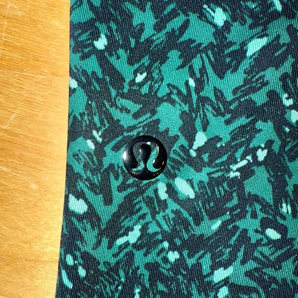 Lululemon Jet Crop (Slim) *Luxtreme Mountain Peaks Black Forage Teal - Picture 8 of 14